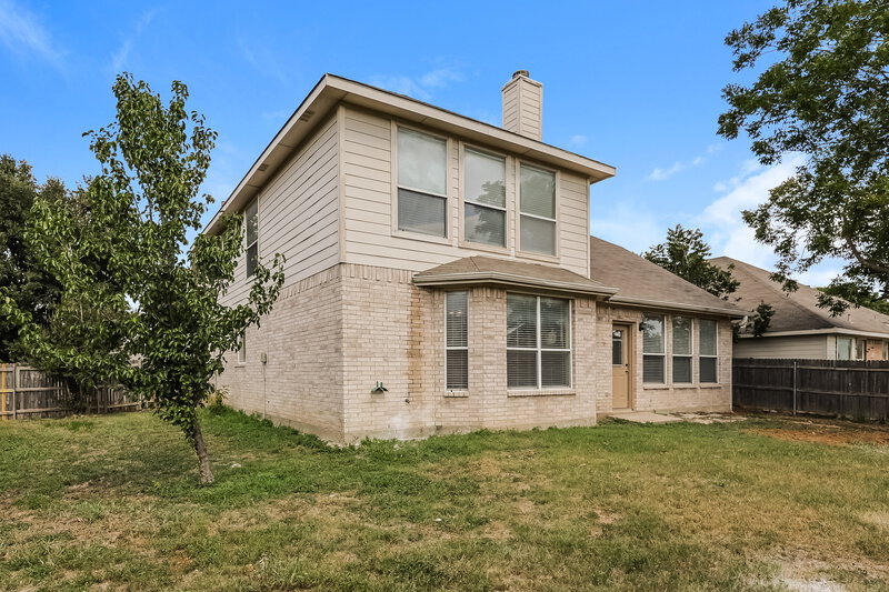 2,495/Mo, 633 Silverbrook Dr Saginaw, TX 76179 Rear View
