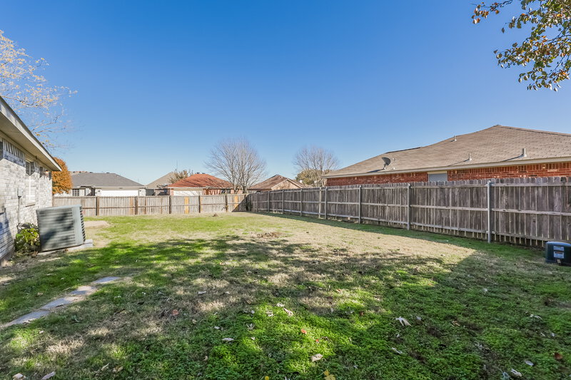1,805/Mo, 309 Willowstone Trail Saginaw, TX 76179 Backyard View