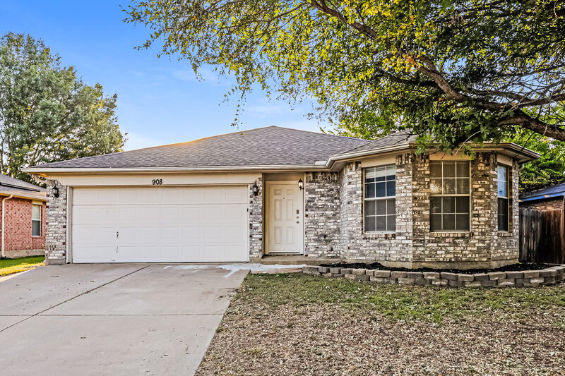 2,065/Mo, 908 Fenway Ln Saginaw, TX 76179 External View