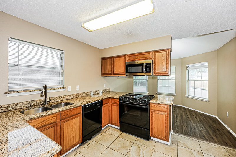 2,065/Mo, 908 Fenway Ln Saginaw, TX 76179 Kitchen View