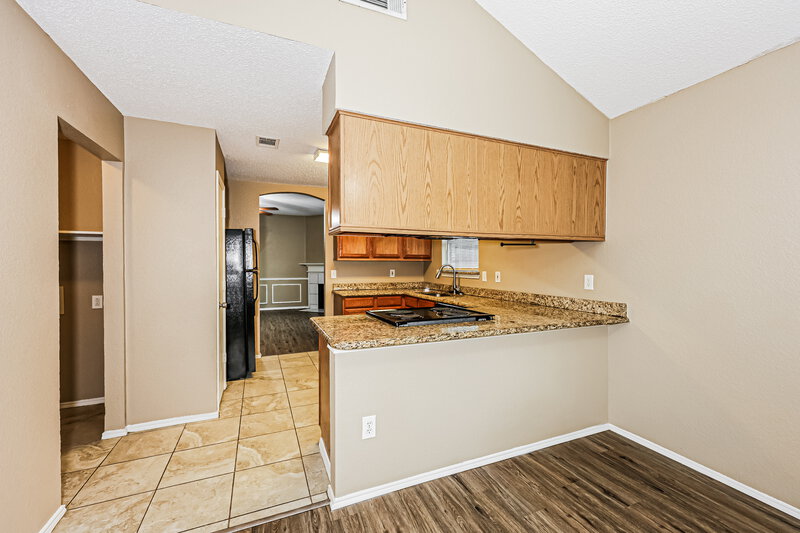 2,065/Mo, 908 Fenway Ln Saginaw, TX 76179 Kitchen View 4