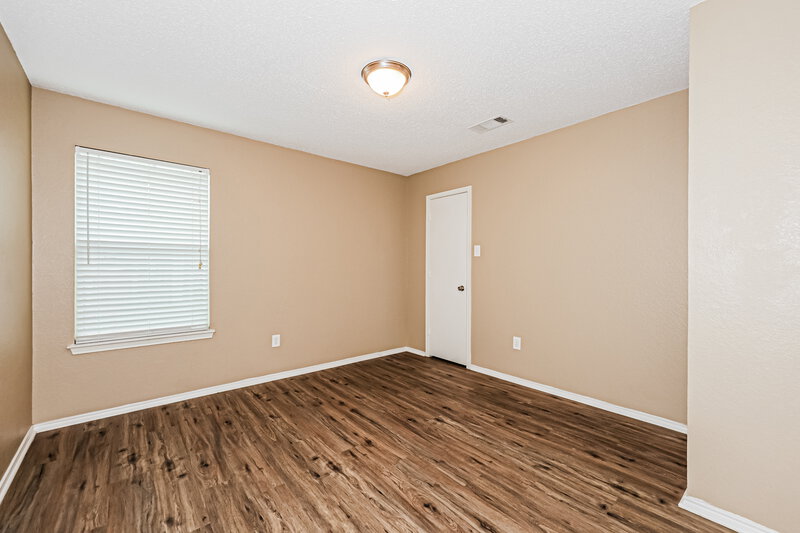 2,065/Mo, 908 Fenway Ln Saginaw, TX 76179 Bedroom View 2