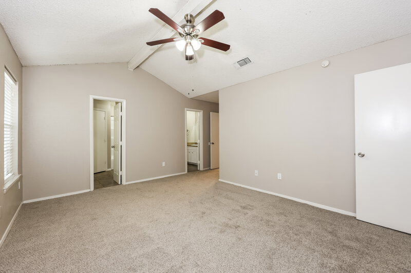 2,115/Mo, 5501 Shady Meadow St North Richland Hills, TX 76180 Main Bedroom View 2