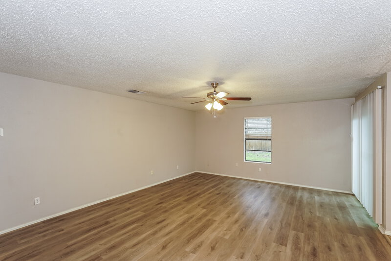2,180/Mo, 7205 Windhaven Rd North Richland Hills, TX 76182 Living Room View
