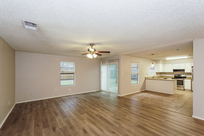 2,180/Mo, 7205 Windhaven Rd North Richland Hills, TX 76182 Living Room View 2