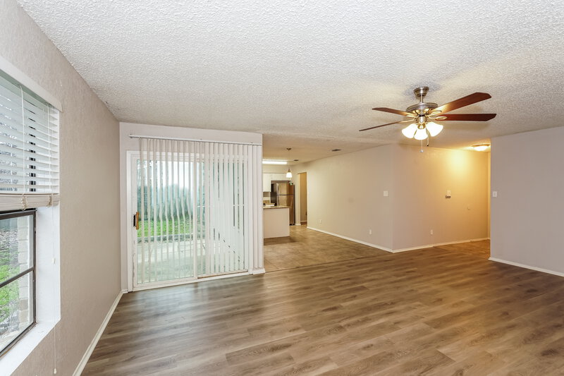 2,180/Mo, 7205 Windhaven Rd North Richland Hills, TX 76182 Living Room View 3