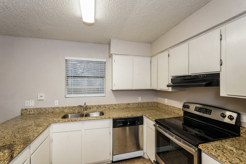 2,180/Mo, 7205 Windhaven Rd North Richland Hills, TX 76182 Kitchen View 2