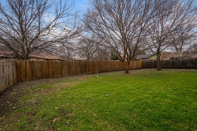 2,180/Mo, 7205 Windhaven Rd North Richland Hills, TX 76182 Rear View 2