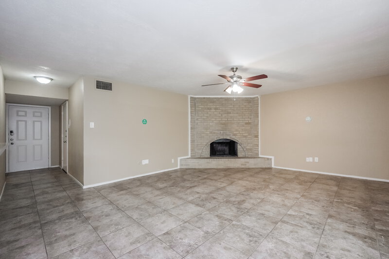 1,880/Mo, 6900 Chapman Dr North Richland Hills, TX 76182 Living Room View