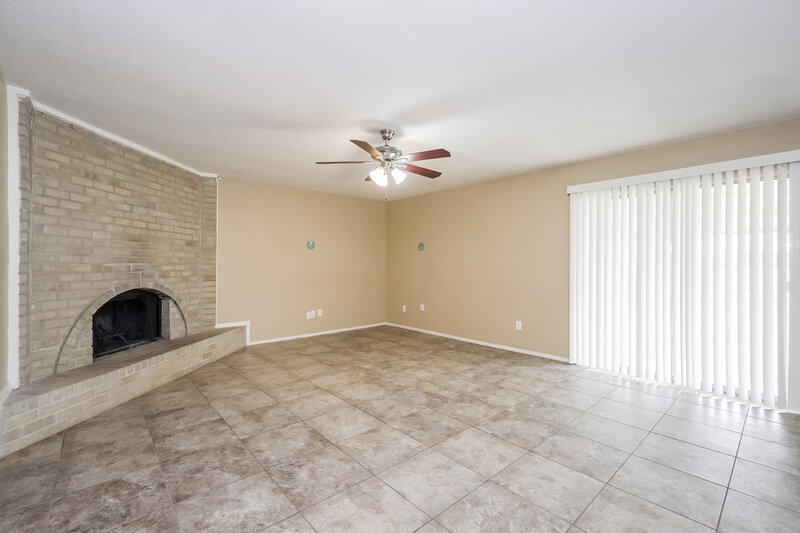 1,880/Mo, 6900 Chapman Dr North Richland Hills, TX 76182 Living Room View 2