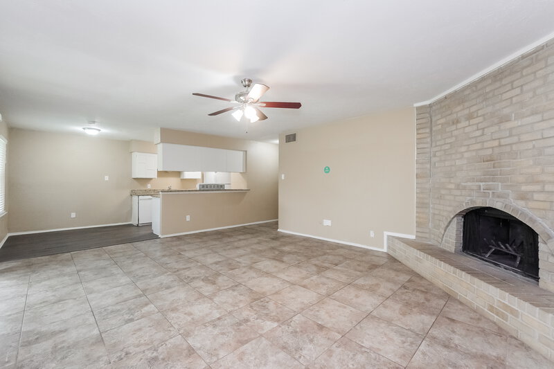 1,880/Mo, 6900 Chapman Dr North Richland Hills, TX 76182 Living Room View 3