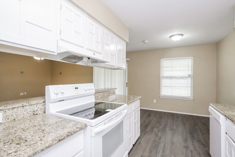 1,880/Mo, 6900 Chapman Dr North Richland Hills, TX 76182 Kitchen View 3