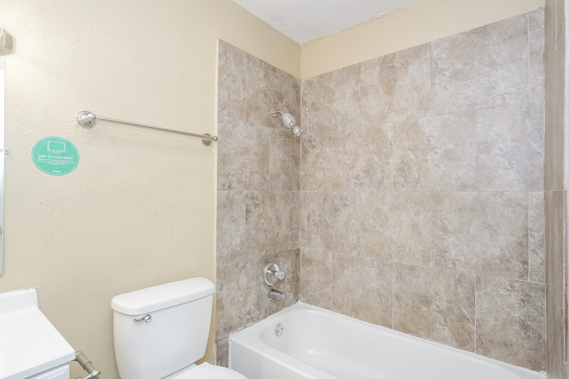 1,880/Mo, 6900 Chapman Dr North Richland Hills, TX 76182 Bathroom View