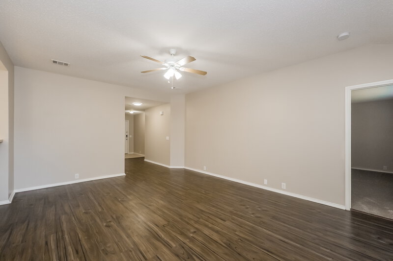 1,665/Mo, 1416 Mosscreek Dr Denton, TX 76210 Living Room View 2