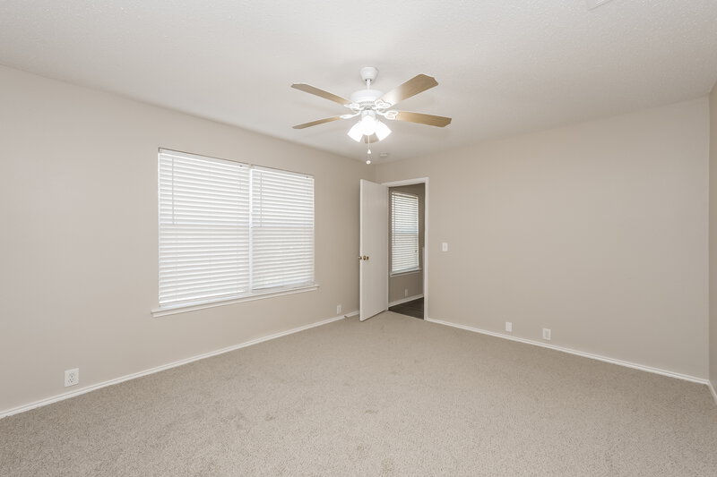 1,665/Mo, 1416 Mosscreek Dr Denton, TX 76210 Main Bedroom View 2