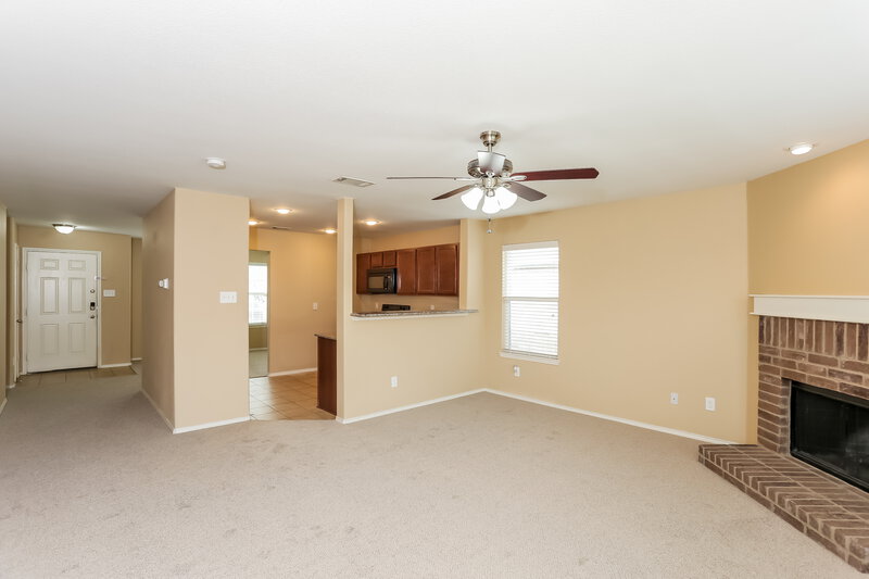 2,130/Mo, 12712 Northern Pine Dr Fort Worth, TX 76244 Living Room View 3