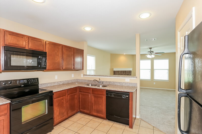 2,130/Mo, 12712 Northern Pine Dr Fort Worth, TX 76244 Kitchen View 2