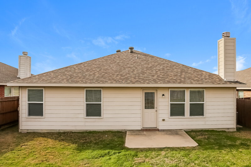 2,130/Mo, 12712 Northern Pine Dr Fort Worth, TX 76244 Rear View