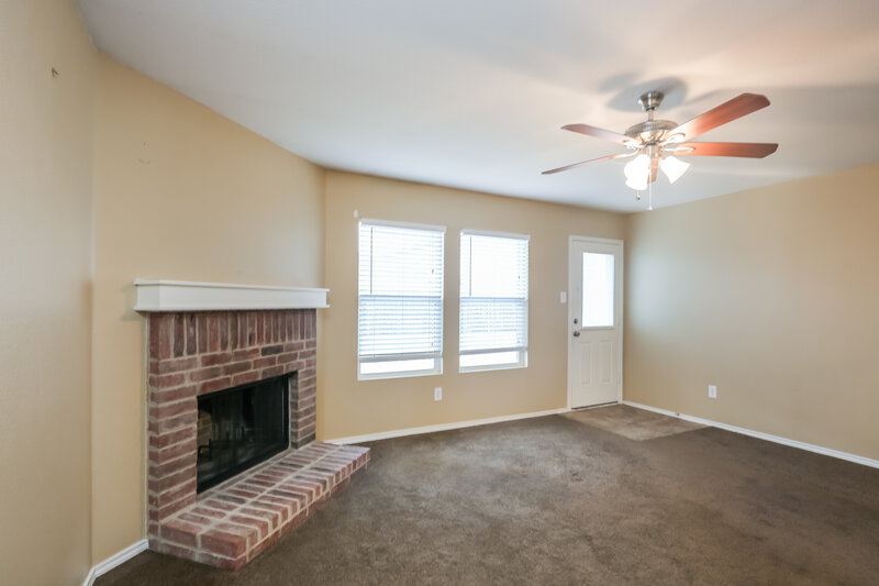 1,930/Mo, 1841 Shasta View Dr Justin, TX 76247 Living Room View 2