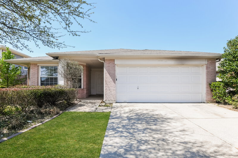 2,350/Mo, 215 Windmill Dr Justin, TX 76247 External View