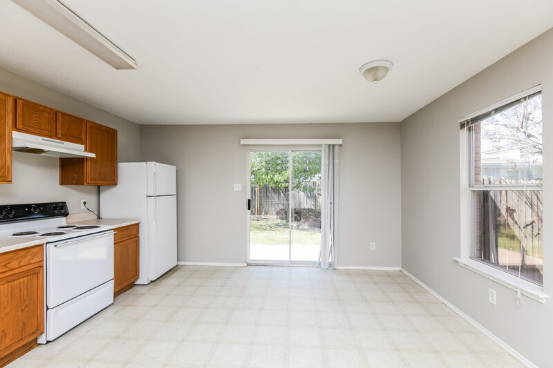 2,350/Mo, 215 Windmill Dr Justin, TX 76247 Dining Room View 3