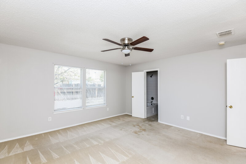 2,350/Mo, 215 Windmill Dr Justin, TX 76247 Main Bedroom View 2