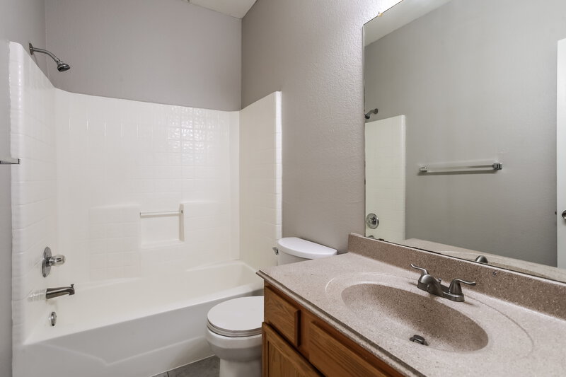 1,995/Mo, 13332 Dove Ranch Rd Roanoke, TX 76262 Bathroom View
