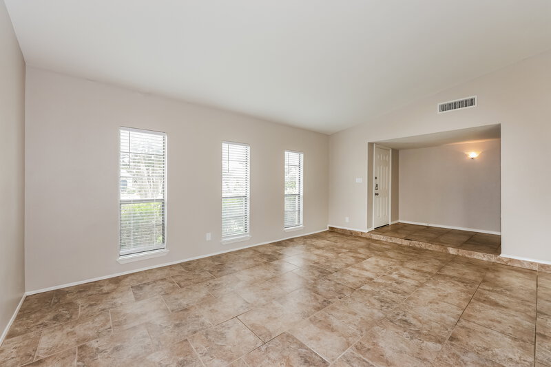2,330/Mo, 3401 Aquarius Circle Garland, TX 75044 Living Room View