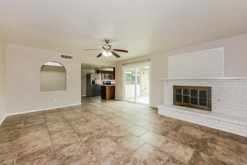2,330/Mo, 3401 Aquarius Circle Garland, TX 75044 Family Room View 2
