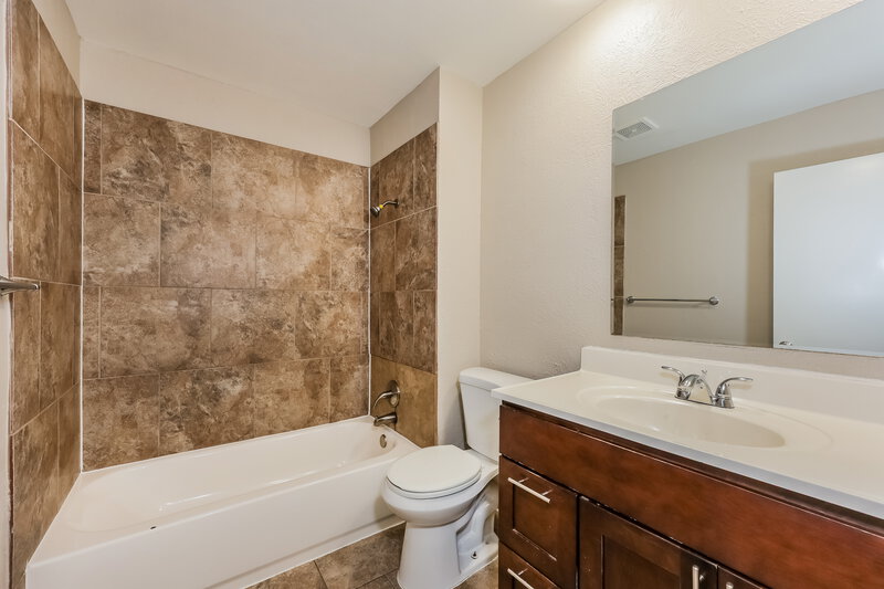 2,330/Mo, 3401 Aquarius Circle Garland, TX 75044 Bathroom View