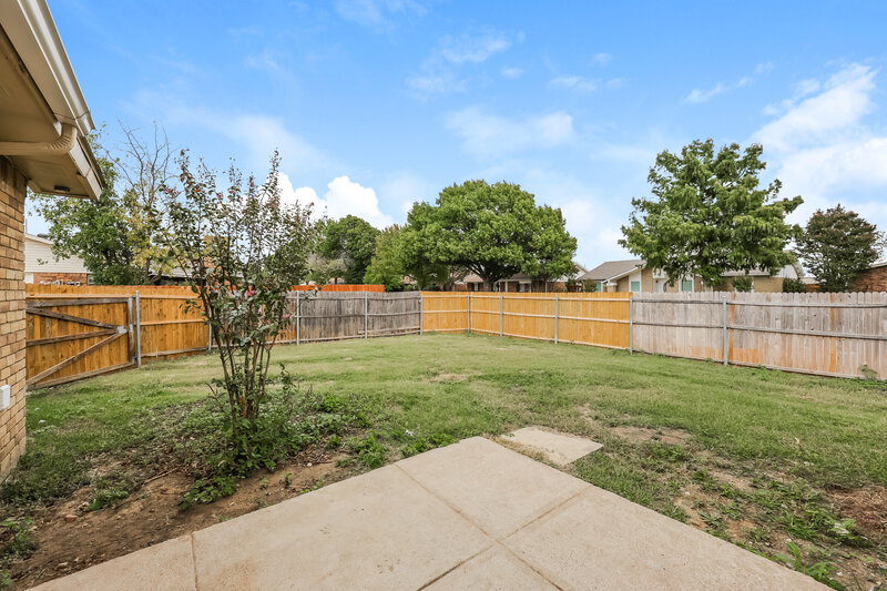 2,330/Mo, 3401 Aquarius Circle Garland, TX 75044 Backyard View