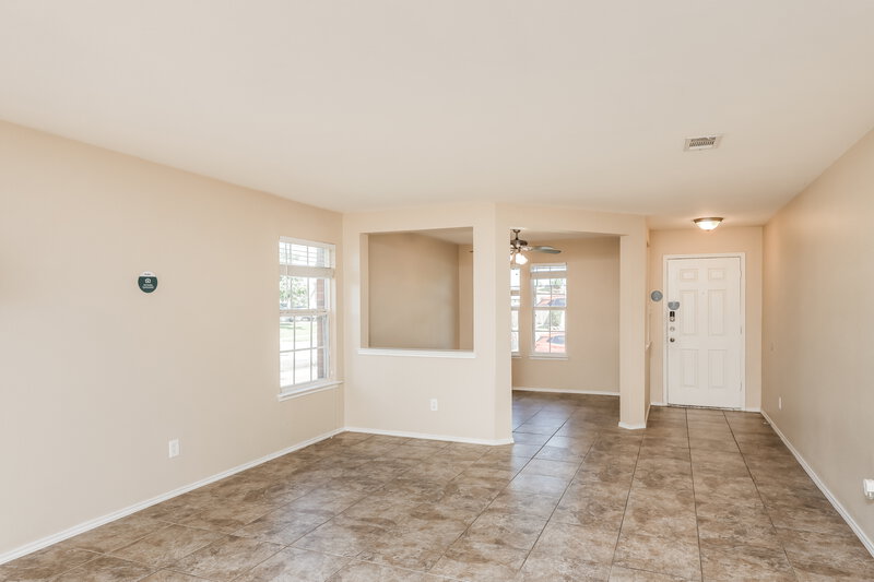 2,680/Mo, 603 Cozumel St Grand Prairie, TX 75051 Living Room View