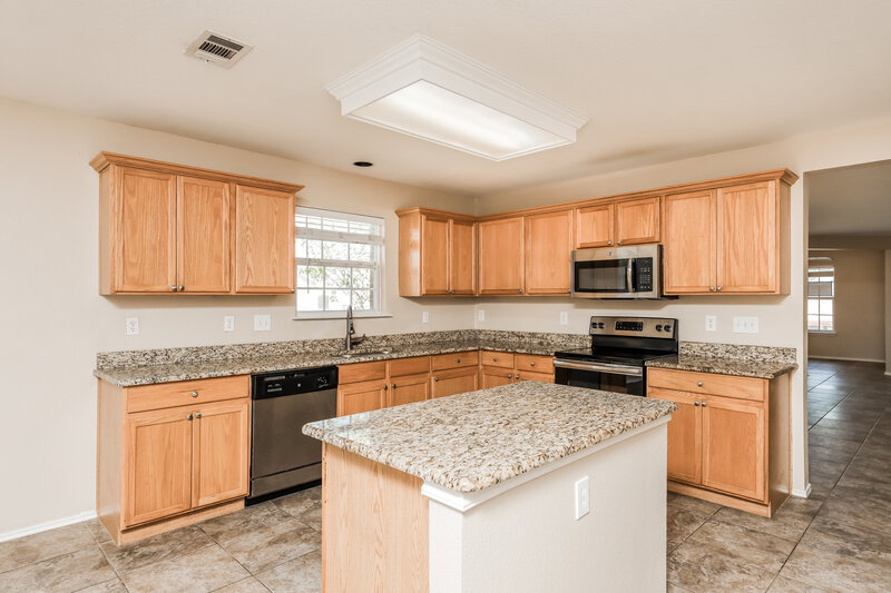 2,680/Mo, 603 Cozumel St Grand Prairie, TX 75051 Kitchen View