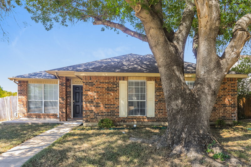 2,225/Mo, 4349 Presto Circle Grand Prairie, TX 75052 External View
