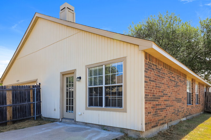 2,310/Mo, 4349 Presto Circle Grand Prairie, TX 75052 Rear View