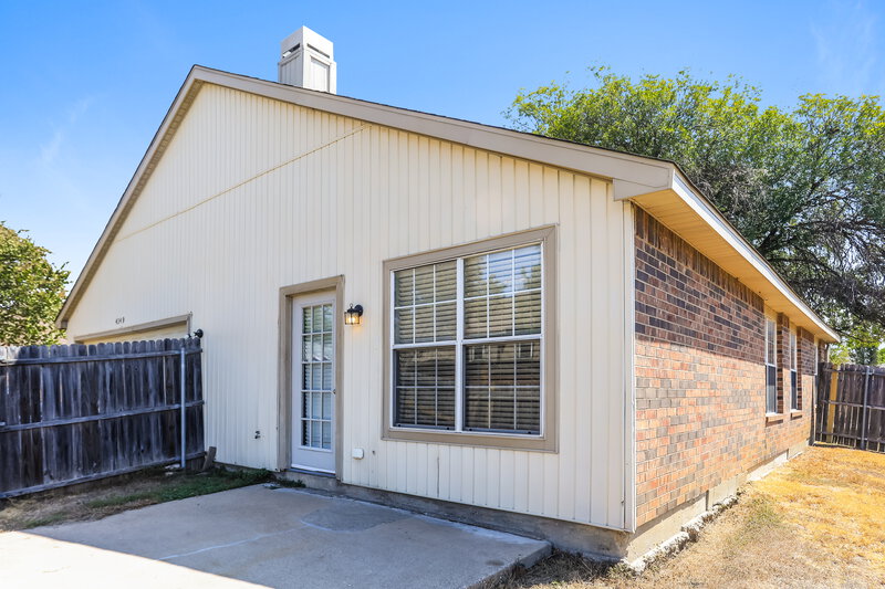2,225/Mo, 4349 Presto Circle Grand Prairie, TX 75052 Rear View