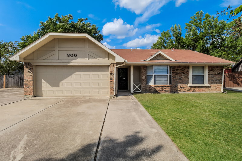 2,345/Mo, 800 Lake Isle Circle Irving, TX 75060 External View