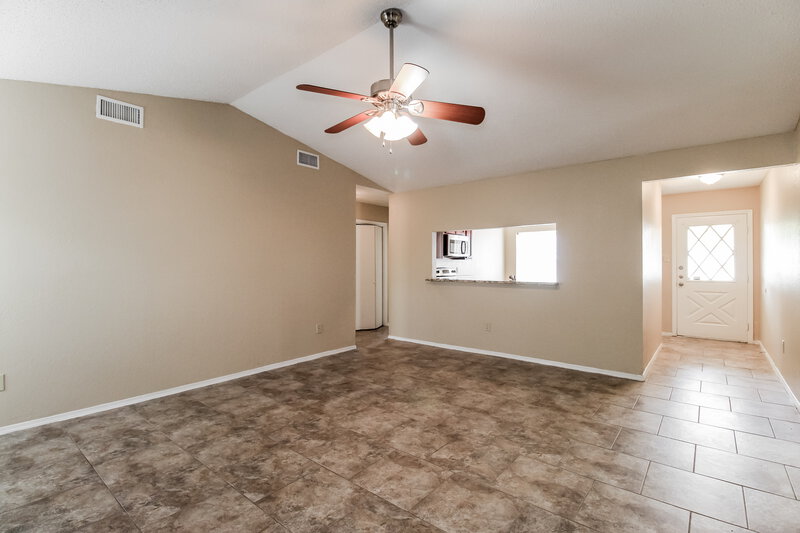 2,345/Mo, 800 Lake Isle Circle Irving, TX 75060 Living Room View 3