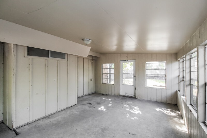 2,345/Mo, 800 Lake Isle Circle Irving, TX 75060 Sun Room View