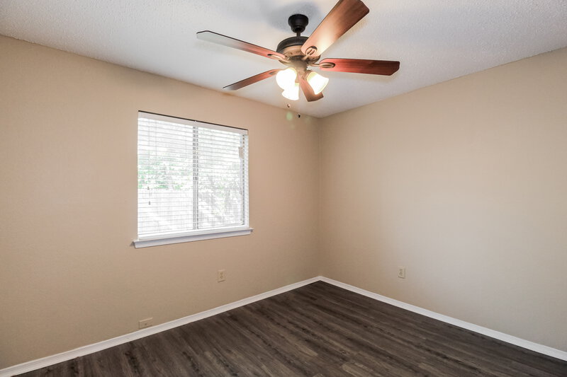 2,345/Mo, 800 Lake Isle Circle Irving, TX 75060 Bedroom View