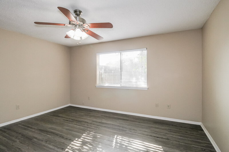 2,345/Mo, 800 Lake Isle Circle Irving, TX 75060 Bedroom View 3