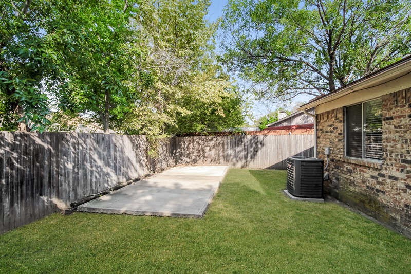 2,345/Mo, 800 Lake Isle Circle Irving, TX 75060 Rear View