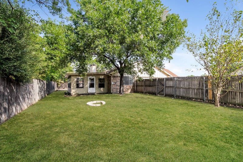 2,345/Mo, 800 Lake Isle Circle Irving, TX 75060 Rear View 3