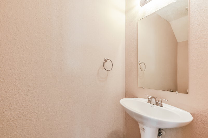 2,370/Mo, 728 Lovern St Cedar Hill, TX 75104 Bathroom View