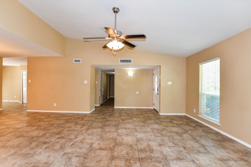 2,080/Mo, 705 Tara Dr DeSoto, TX 75115 Living Room View