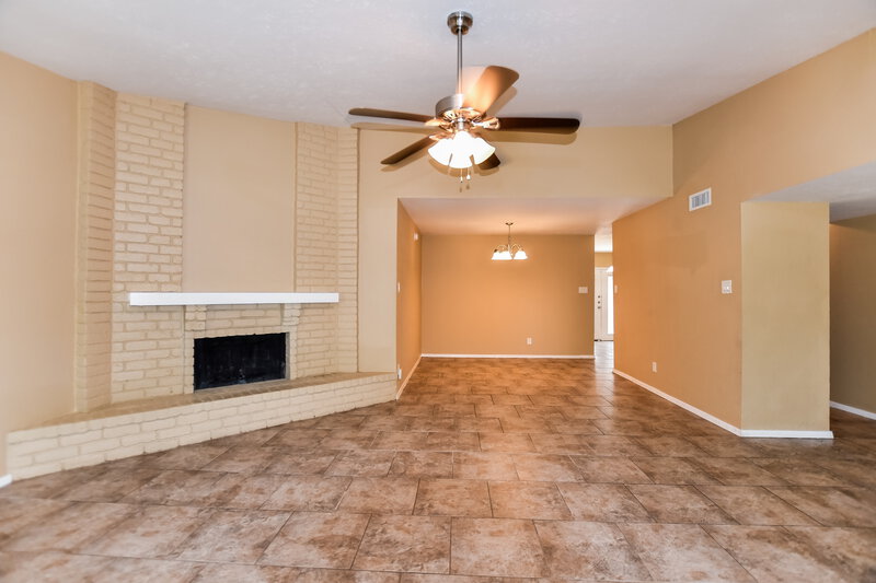 2,080/Mo, 705 Tara Dr DeSoto, TX 75115 Living Room View 2