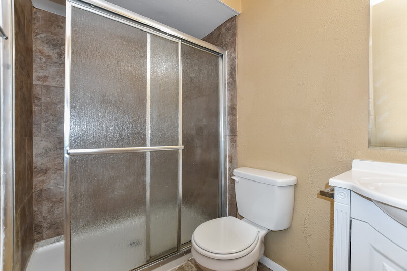 2,080/Mo, 705 Tara Dr DeSoto, TX 75115 Main Bathroom View