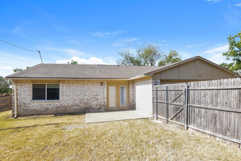 2,080/Mo, 705 Tara Dr DeSoto, TX 75115 Rear View