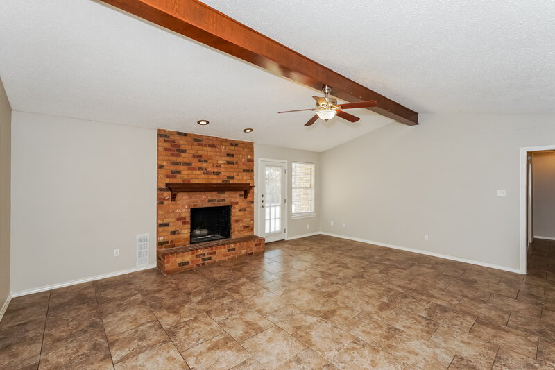 2,190/Mo, 1112 Townsend Ln DeSoto, TX 75115 Living Room View