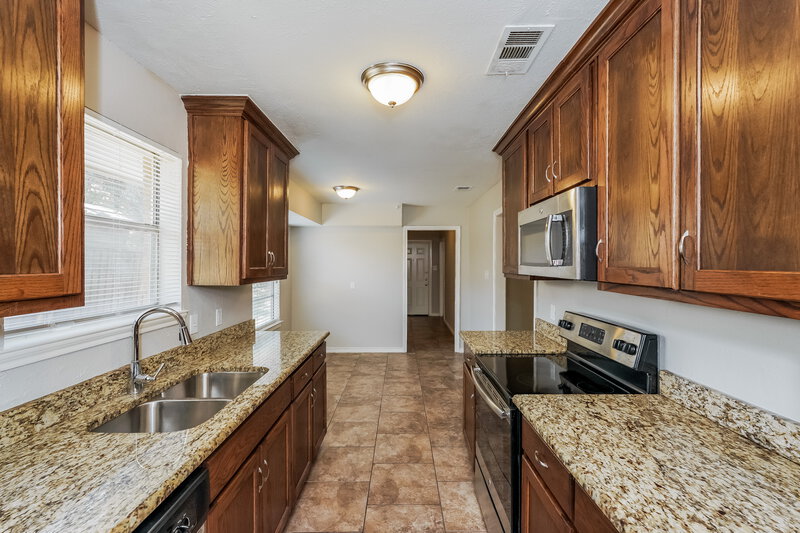 2,190/Mo, 1112 Townsend Ln DeSoto, TX 75115 Kitchen View